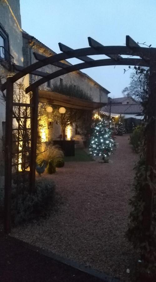 Auvergnat'Home Chaptuzat Buitenkant foto