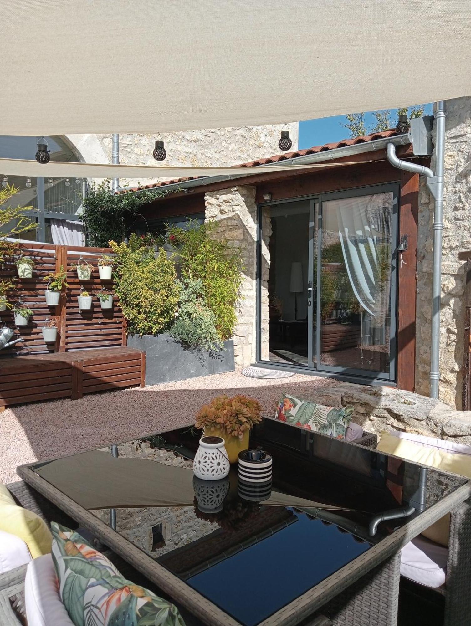 Auvergnat'Home Chaptuzat Buitenkant foto