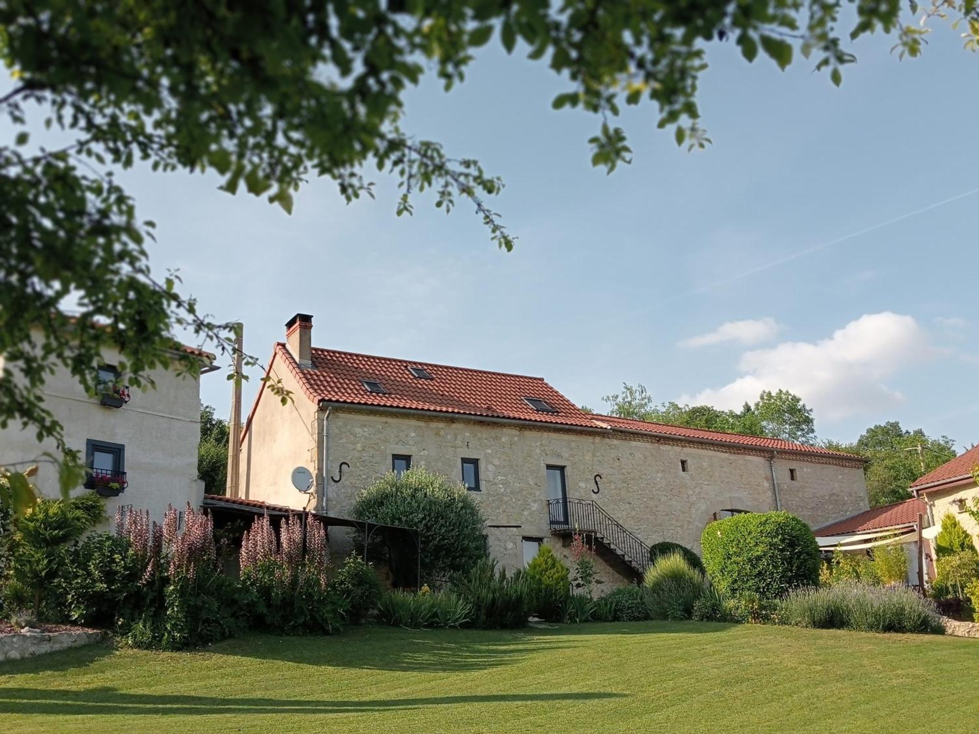 Auvergnat'Home Chaptuzat Buitenkant foto